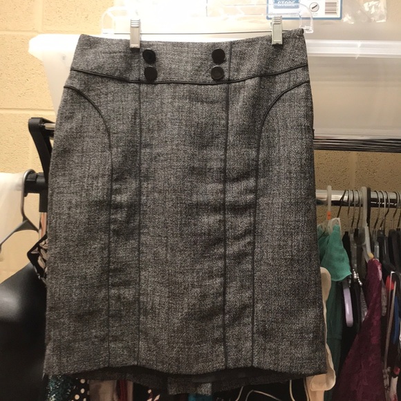 Ann Taylor Dresses & Skirts - Ann Taylor Size 6P Skirt